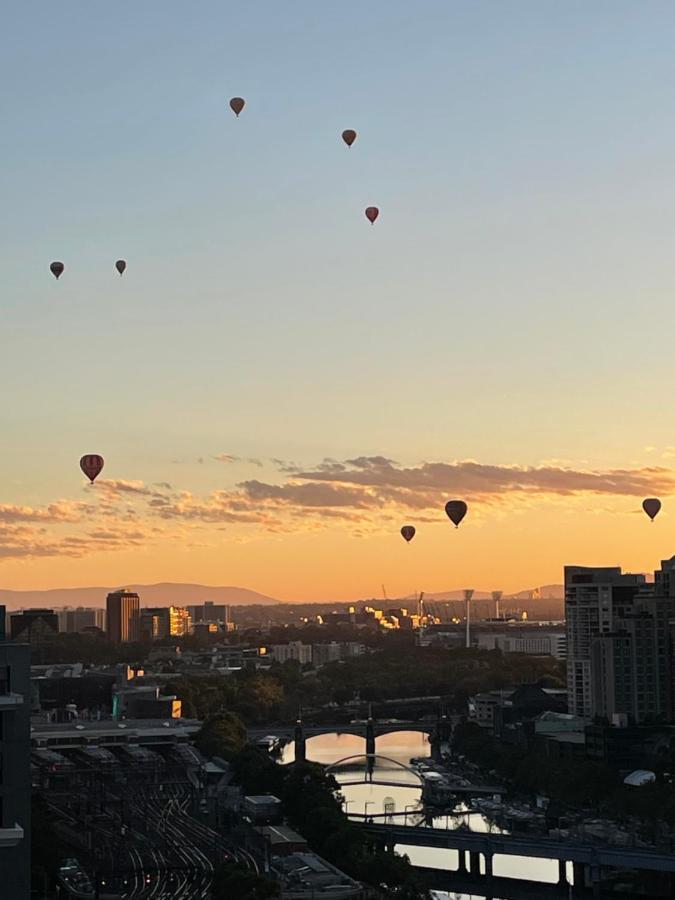 Aura2107, 2 Bedroom Apartment With Balcony, Stunning Yarra River And City Views Melbourne Zewnętrze zdjęcie